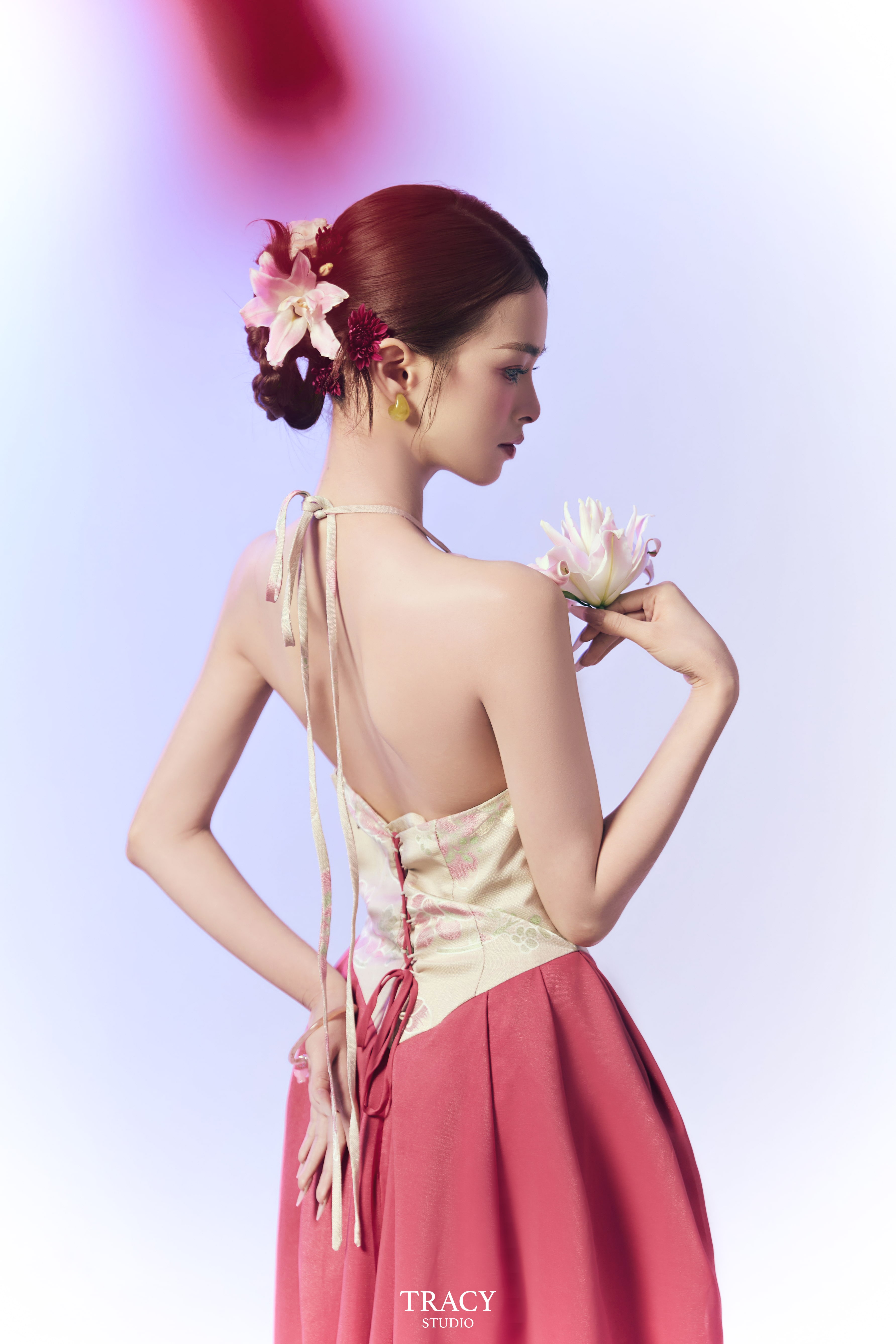 frontend/img/gallery/anh-tet-yem-ao-dai/tracy-studio-chup-anh-yem-bien (4).jpg